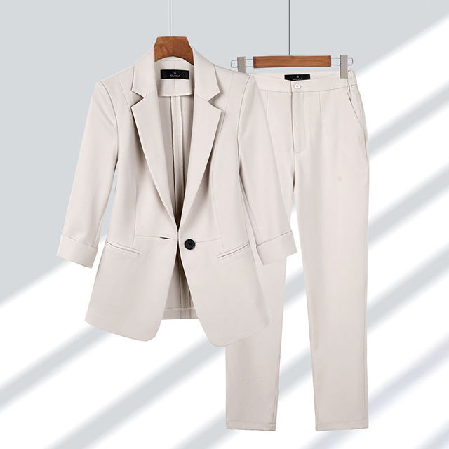 Stilvolles Blazer-Hosen-Set mit Frontknöpfen