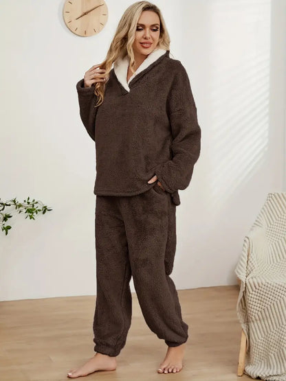 Pullover und Hosen-Pyjama-Set für Frauen