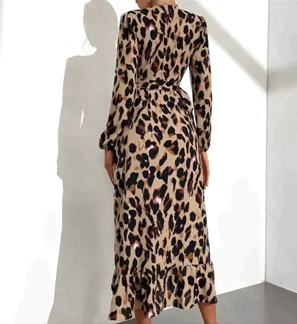 Safari Queen | Elegantes Leopardenkleid mit V-Ausschnitt