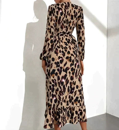 Safari Queen | Elegantes Leopardenkleid mit V-Ausschnitt