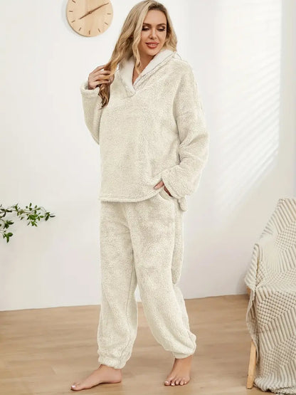 Pullover und Hosen-Pyjama-Set für Frauen