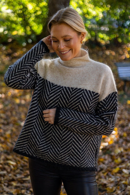 Luxuriöser Damen-Rollkragenpullover mit Zweifarbdesign